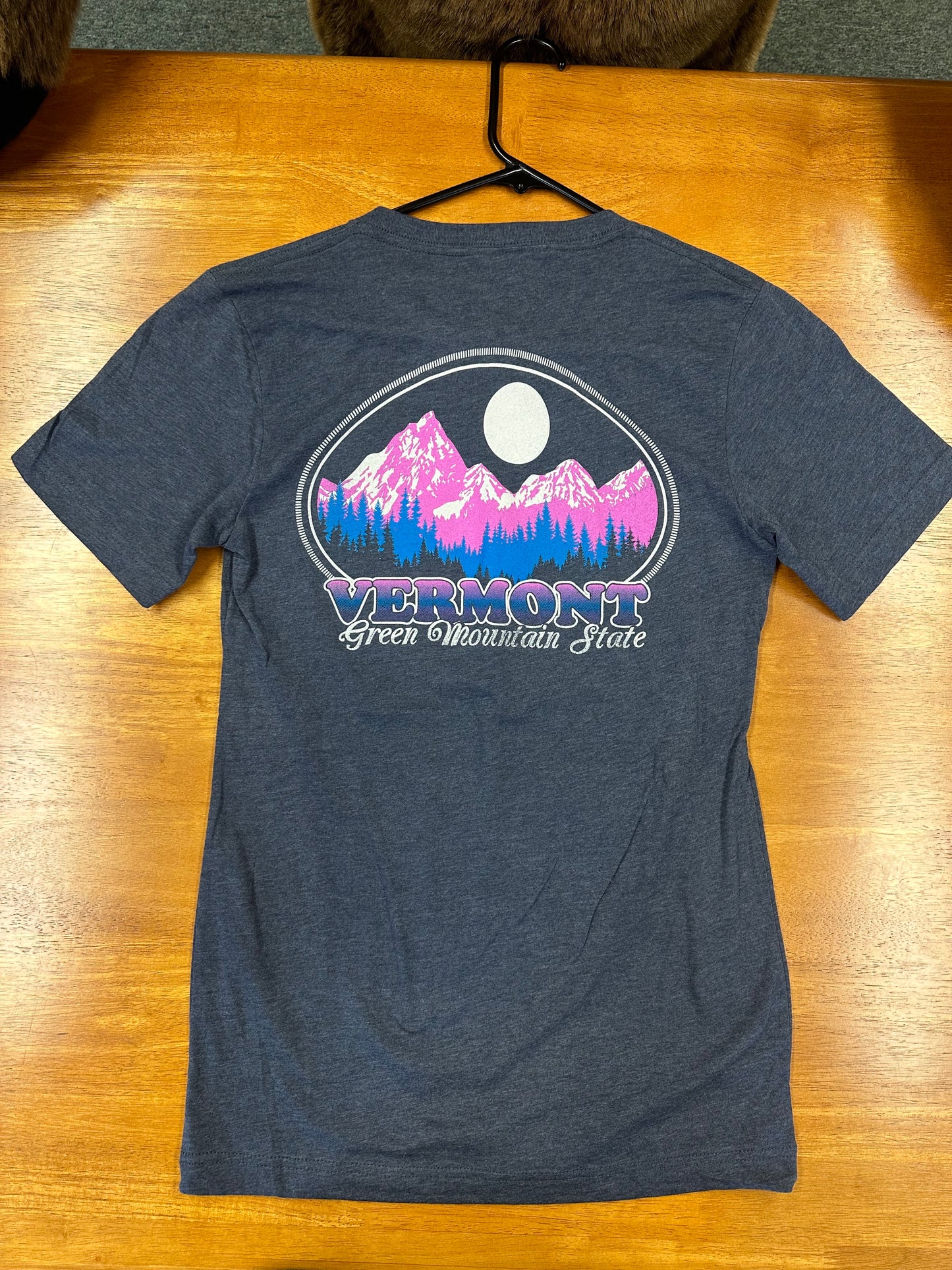Retro Oval Vermont V Neck T Shirt Color Heather Navy Front