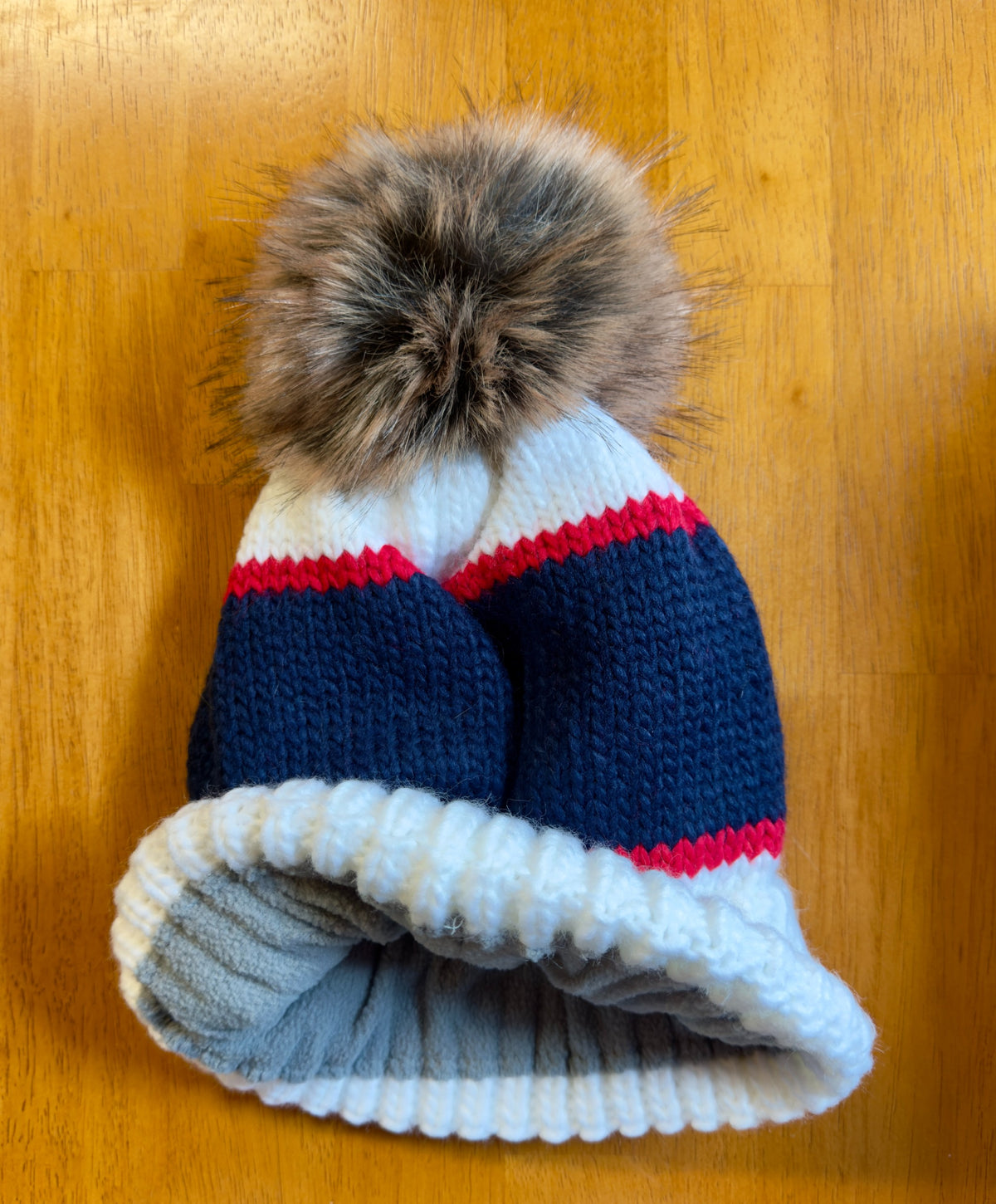 White, Navy & Red Ski Pom Hat
