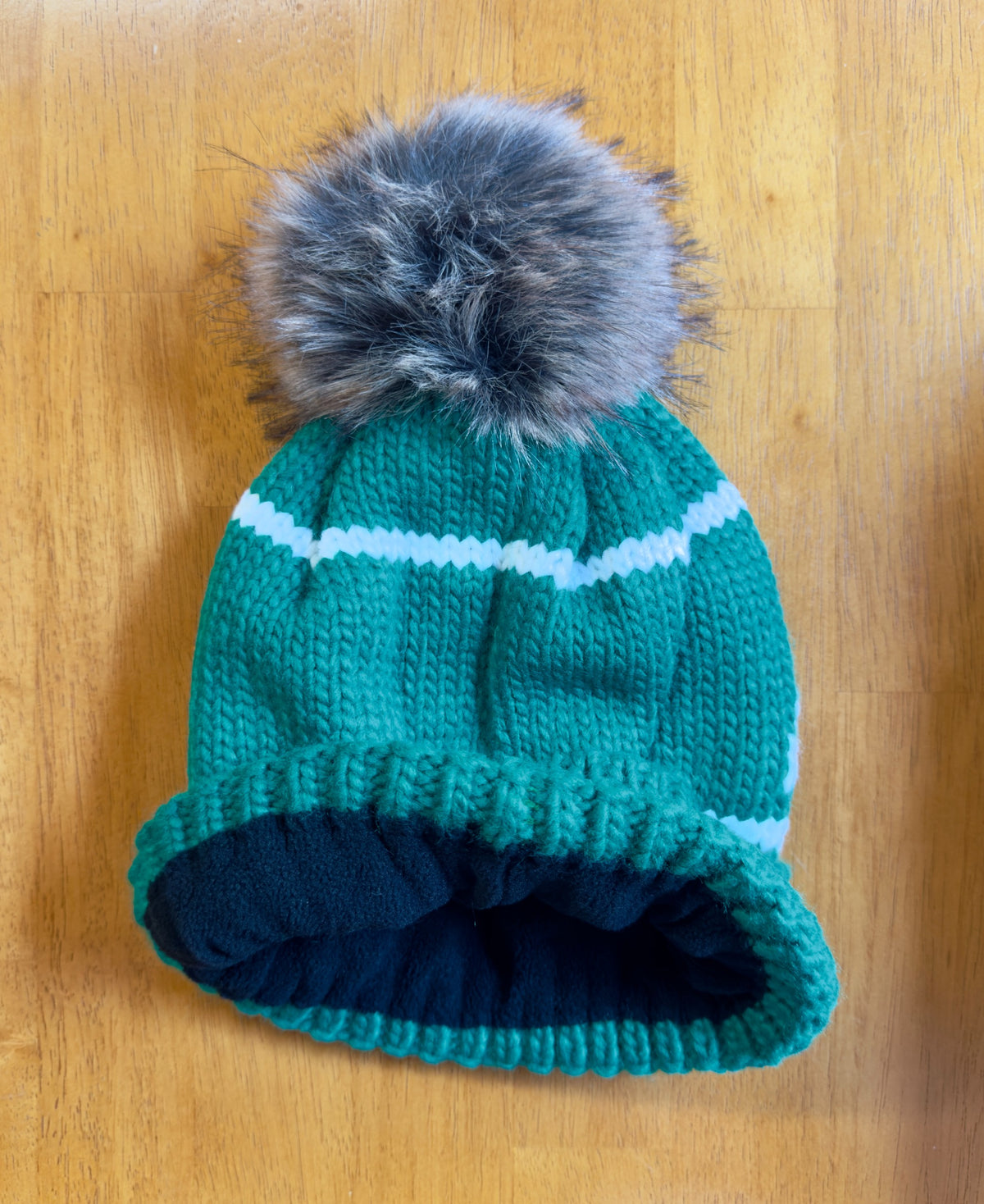 Green & White Apres Pom Hat